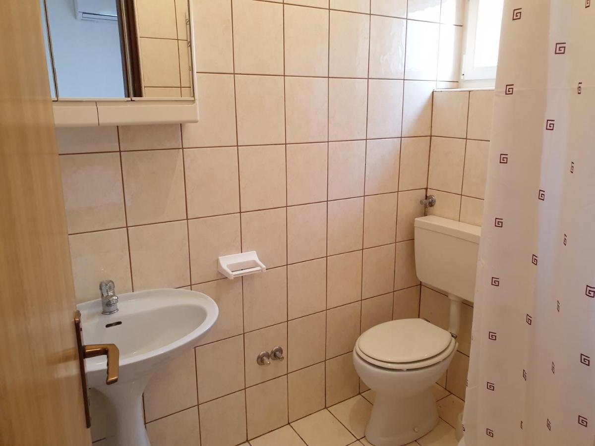 Apartments And Rooms With Parking Space Metajna, Pag - 4120 Buitenkant foto