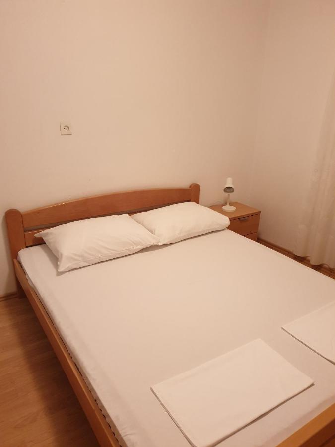Apartments And Rooms With Parking Space Metajna, Pag - 4120 Buitenkant foto