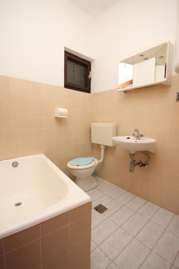 Apartments And Rooms With Parking Space Metajna, Pag - 4120 Buitenkant foto