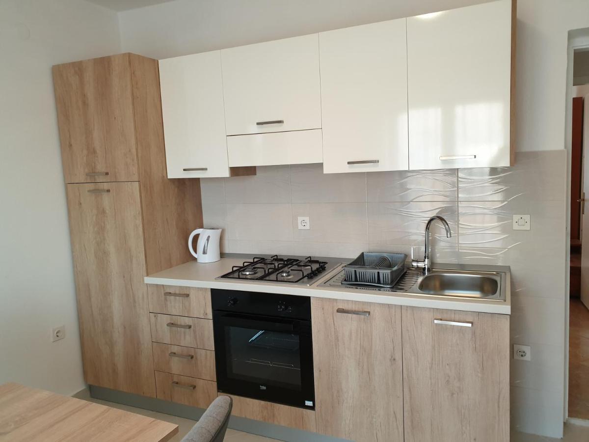 Apartments And Rooms With Parking Space Metajna, Pag - 4120 Buitenkant foto